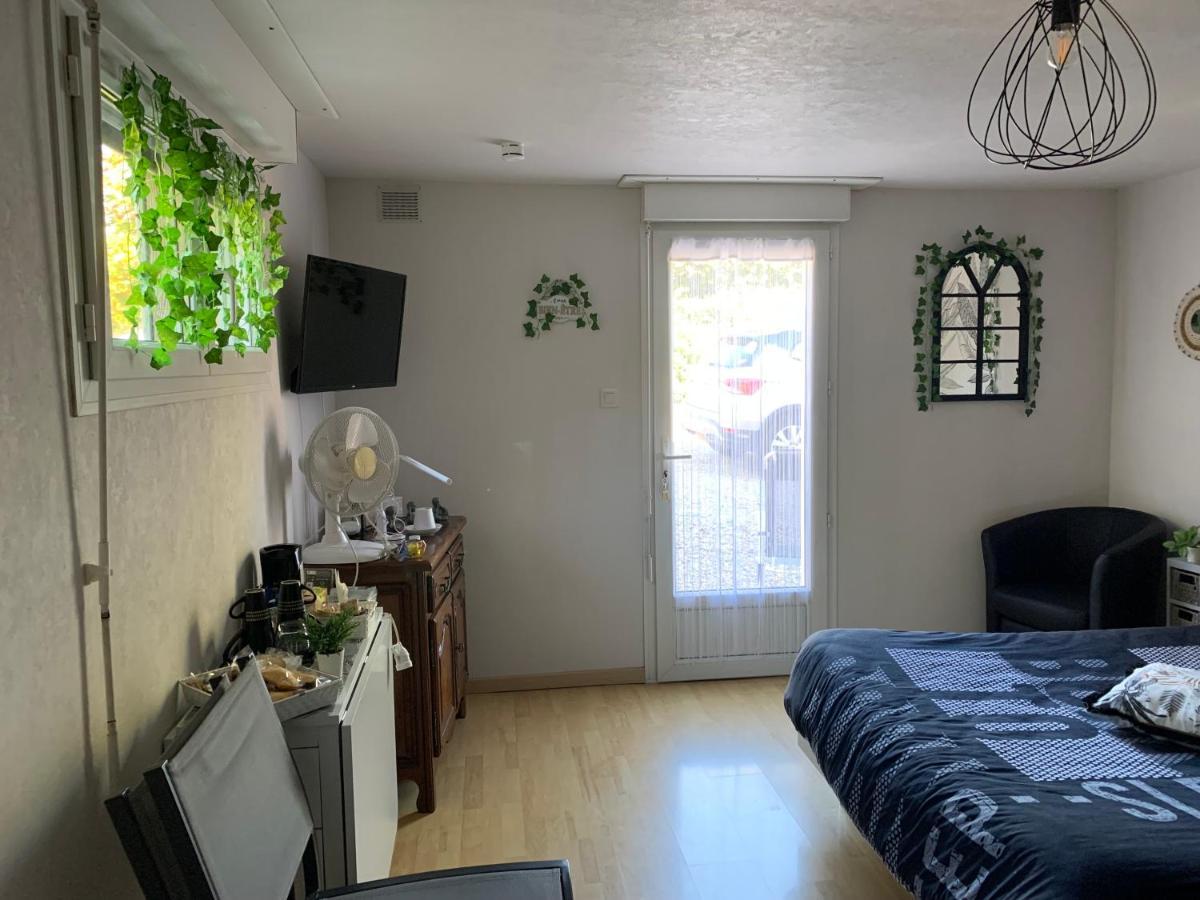 Une Agreable Chambre Independante Rilhac-Rancon Exterior photo